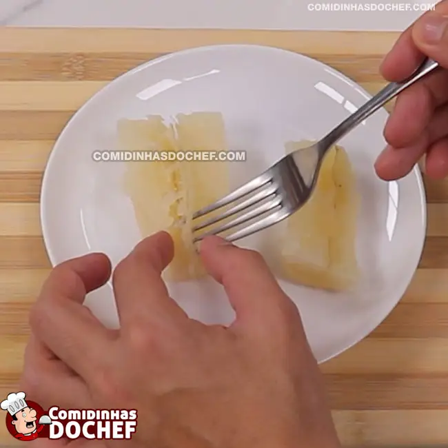 Como Fritar Mandioca Cozida - Passo 5
