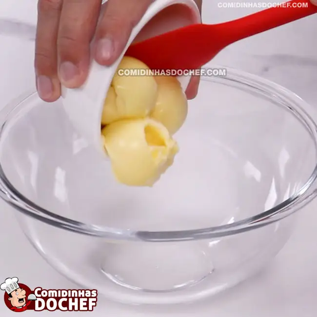 Creme Para Pão de Alho - Passo 1