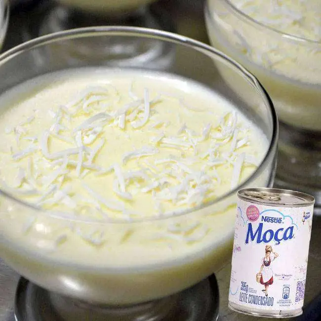 Mousse de Coco com Leite Condensado