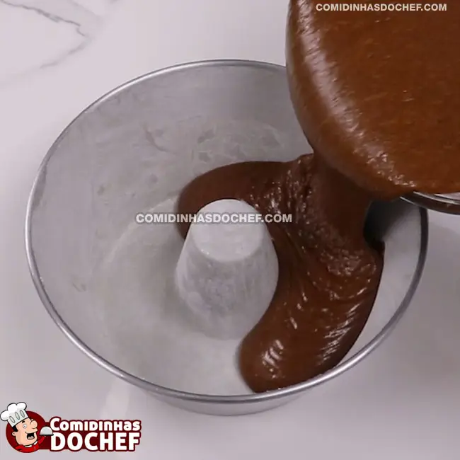 Bolo de Chocolate Fofo - Passo 8