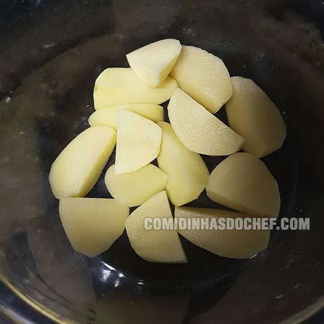 Linguiça com Batata no Forno - Passo 1