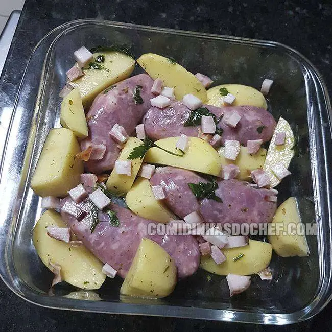 Linguiça com Batata no Forno - Passo 5
