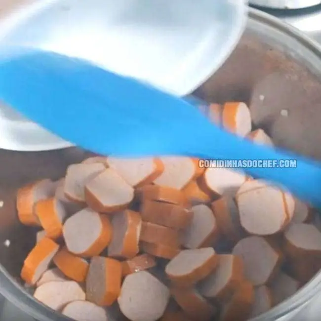 Molho de Salsicha para Macarrão - Passo 2