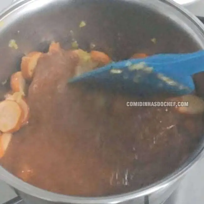 Molho de Salsicha para Macarrão - Passo 3