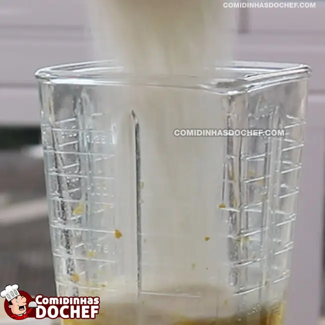 Bolo da Moça de Liquidificador - Passo 3