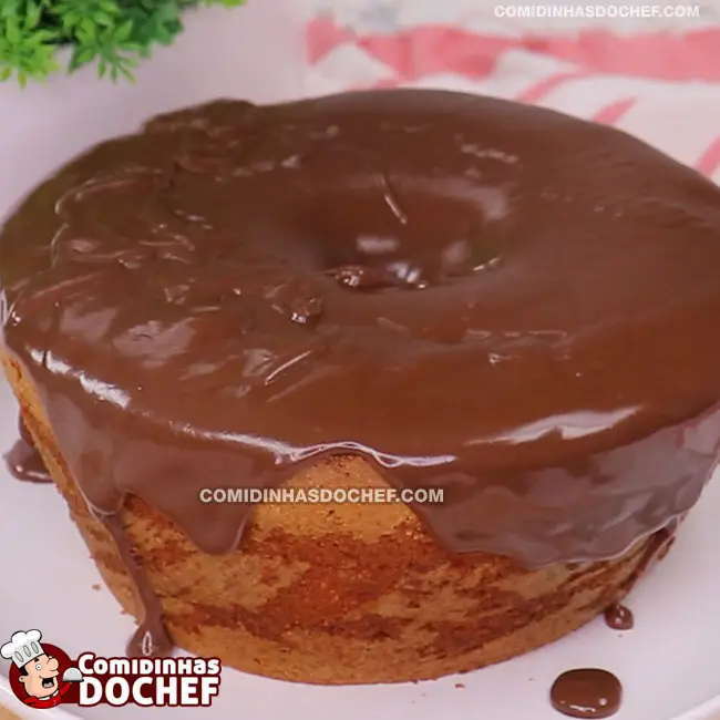Bolo de Cenoura com Cobertura de Chocolate - Passo 6