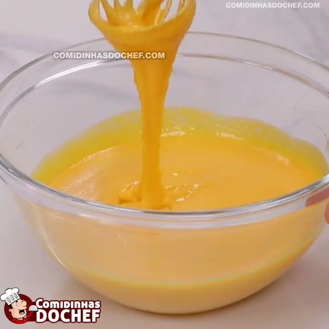 Bolo de Cenoura com Cobertura de Chocolate - Passo 4