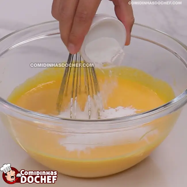 Bolo de Cenoura com Cobertura de Chocolate - Passo 5