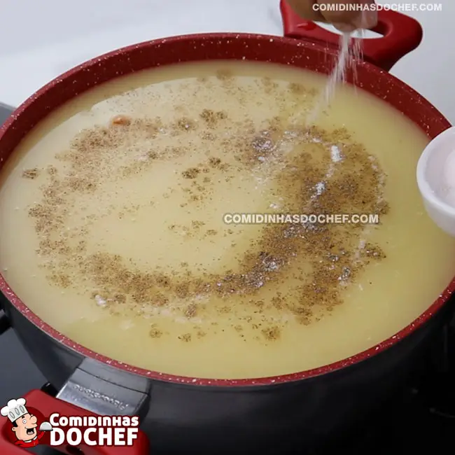 Caldo de Aipim com Calabresa e Bacon - Passo 9