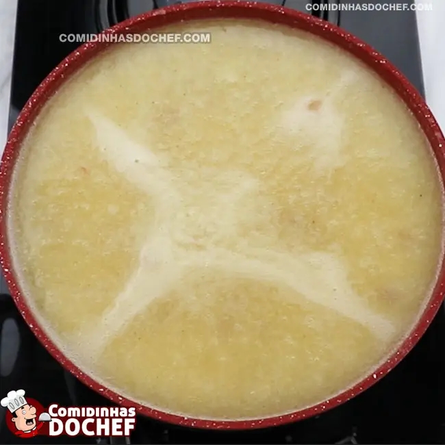 Caldo de Aipim com Calabresa e Bacon - Passo 10