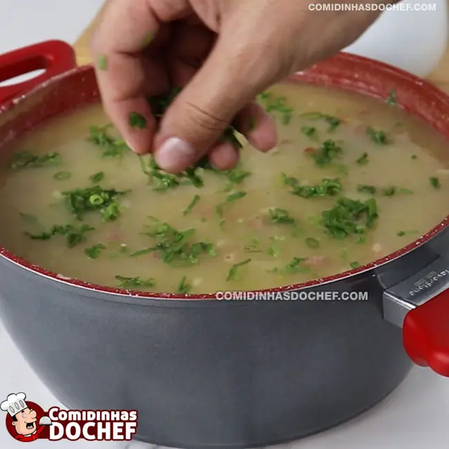 Caldo de Aipim com Calabresa e Bacon - Passo 11