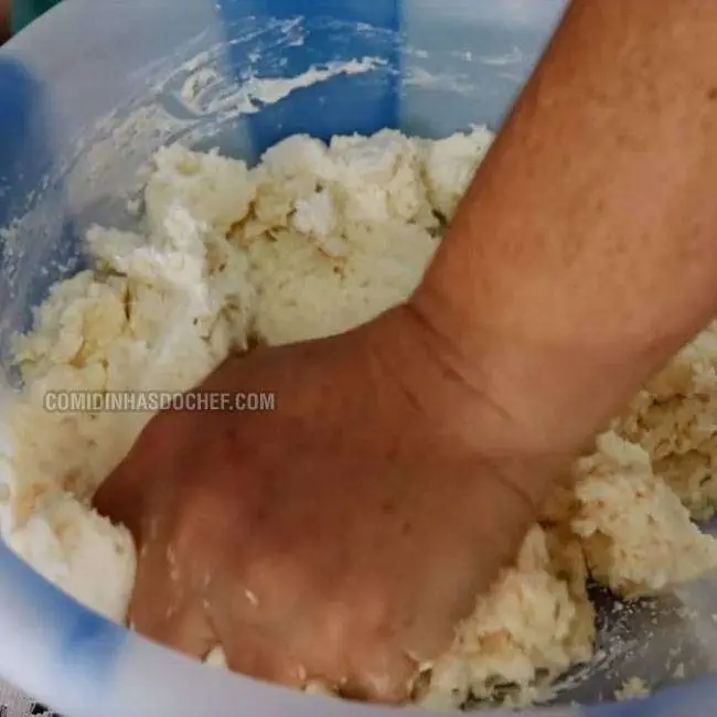 Biscoito de Queijo Assado com Creme de Leite - Passo 4