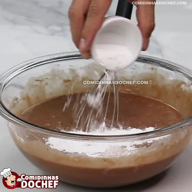 Bolo de Chocolate sem Batedeira - Passo 5
