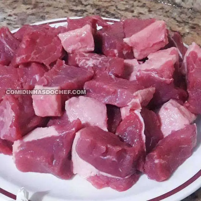 Carne de Panela com Molho de Tomate - Passo 1