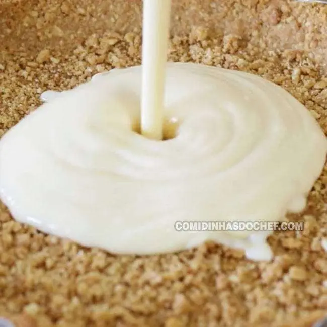 Torta de Maracujá com Biscoito - Passo 4