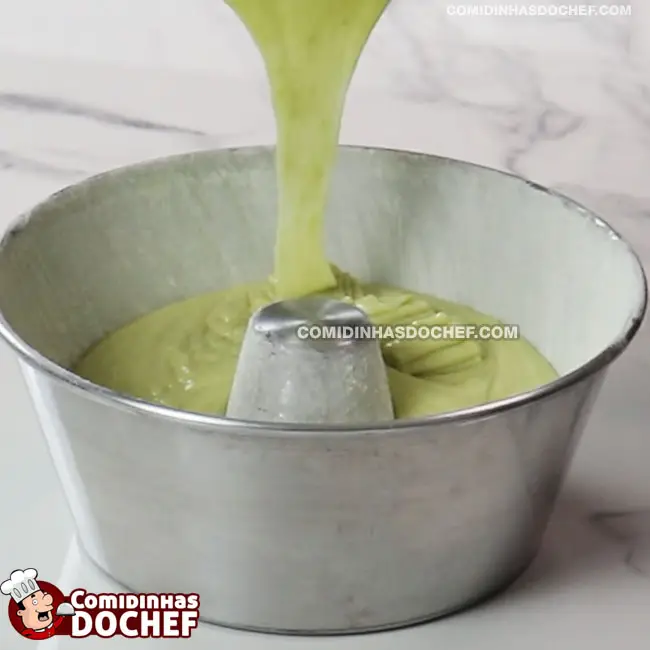 Bolo Verde de Limão com Gelatina e Iogurte - Passo 7