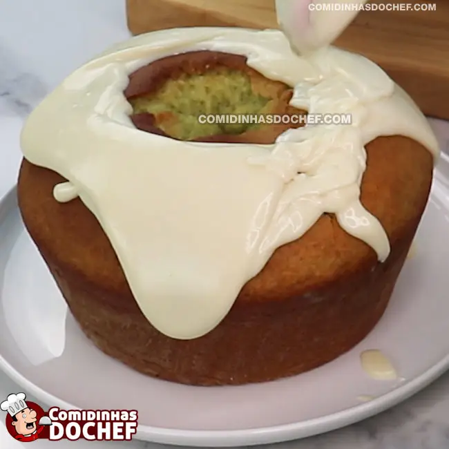 Bolo Verde de Limão com Gelatina e Iogurte - Passo 3