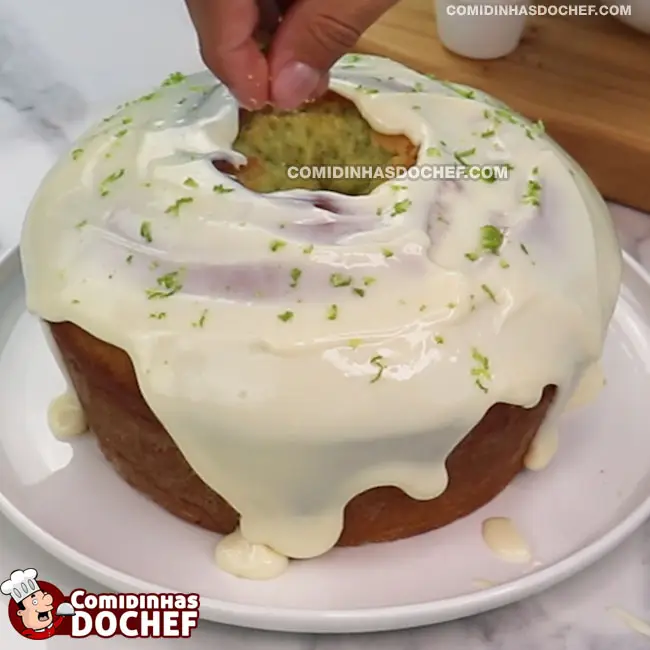 Bolo Verde de Limão com Gelatina e Iogurte - Passo 4