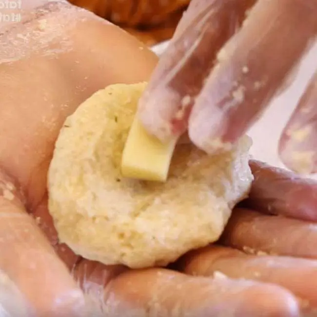 Bolinho de Batata Recheado - Passo 5