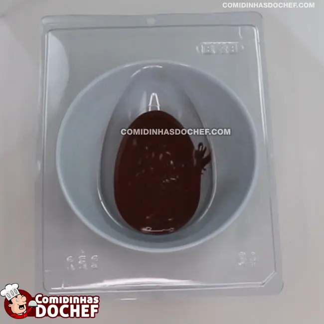 Ovo de Páscoa de Colher de Chocolate - Passo 5