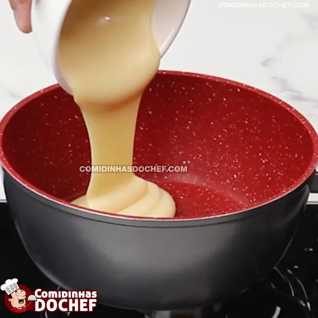 Ovo de Páscoa de Colher de Chocolate - Passo 1