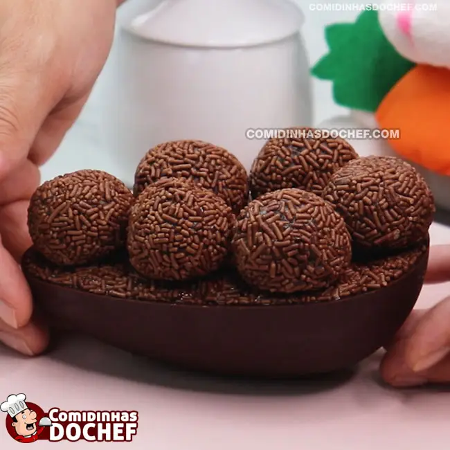 Ovo de Páscoa de Colher de Chocolate - Passo 3