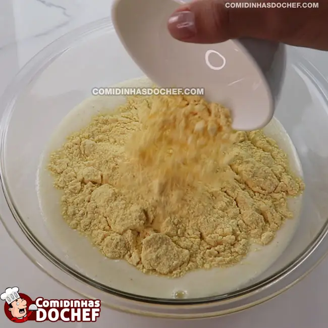 Bolo de Fubá com Goiabada Simples - Passo 4