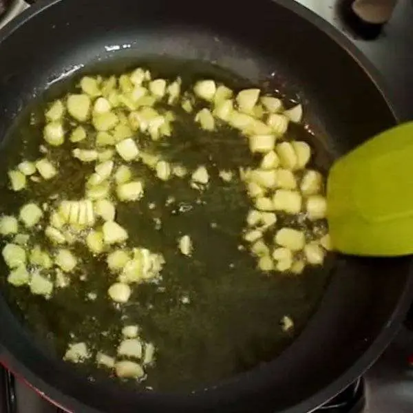 Macarrão Alho e Óleo Simples - Passo 10