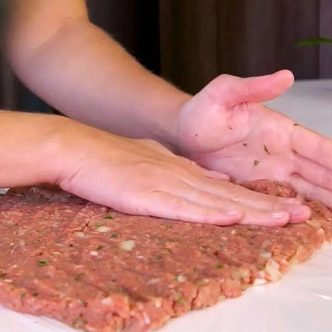 Rocambole de Carne Moída Simples - Passo 4