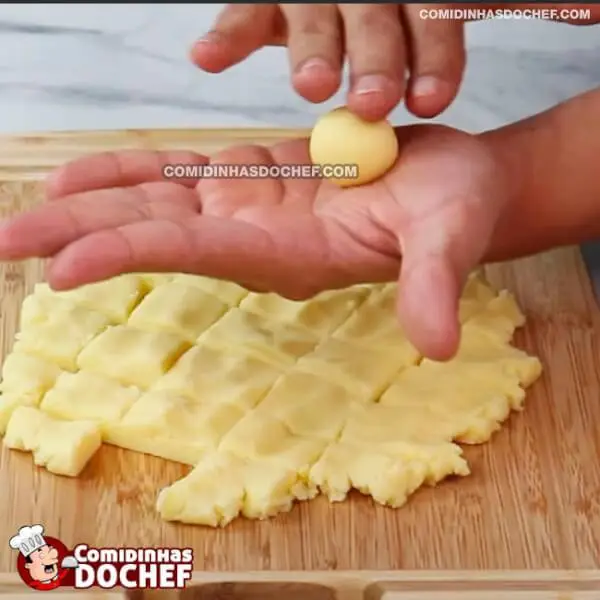 Bolinha de Queijo 3 Ingredientes - Passo 6