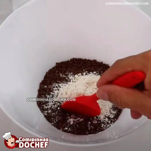 Bolo Com Granulado de Chocolate - Passo 6