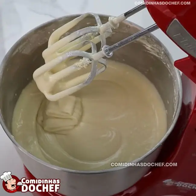 Bolo com Granulado de Chocolate Dentro - Passo 4