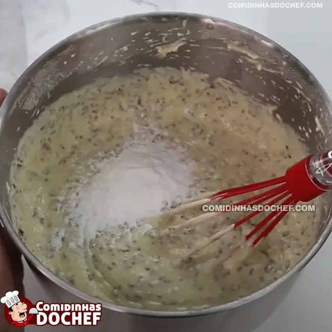 Bolo com Granulado de Chocolate Dentro - Passo 7