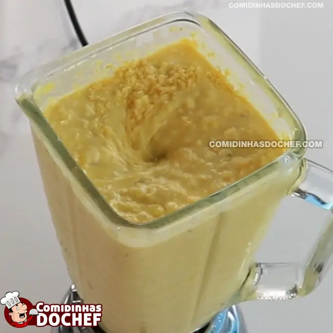 Bolo de Milho com Queijo Parmesão no Liquidificador - Passo 7
