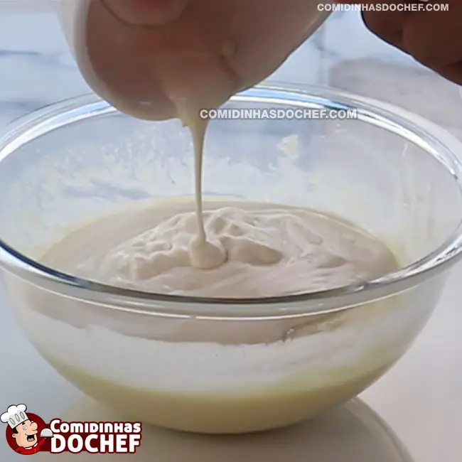 Cobertura de Bolo com Creme de Leite e Leite Condensado - Passo 2