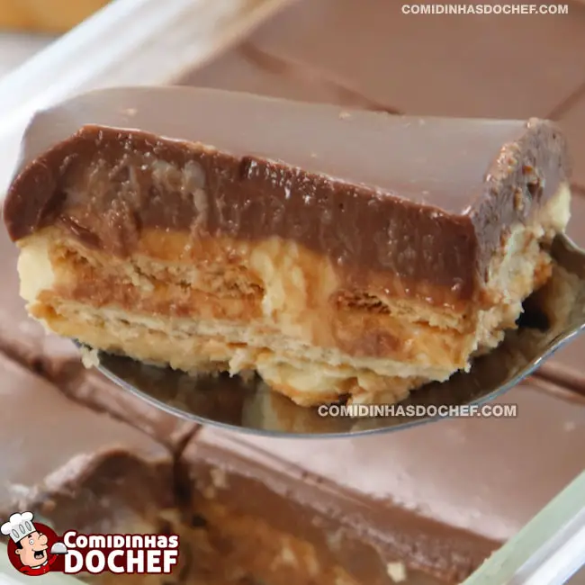 Pavê de Chocolate com Creme Branco e Preto - Passo 4