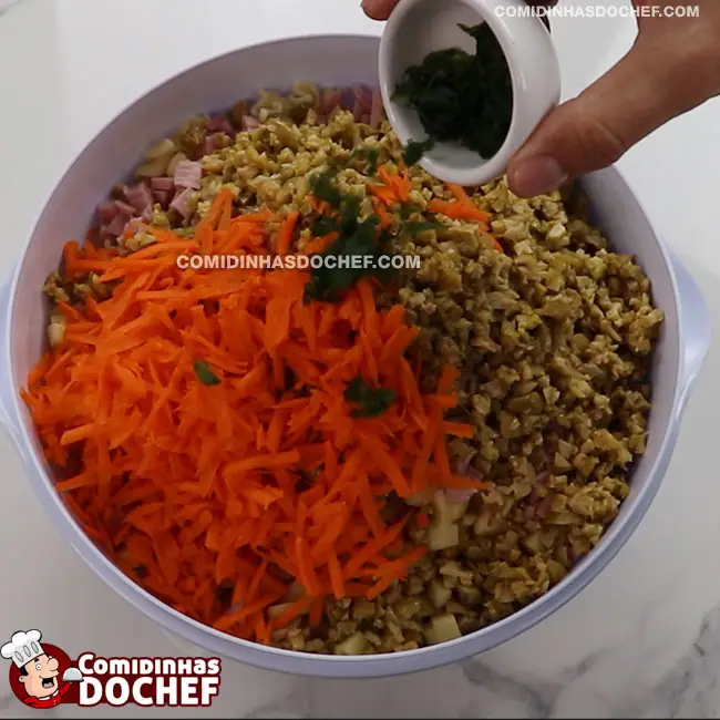 Salada de Macarrão Parafuso - Passo 2