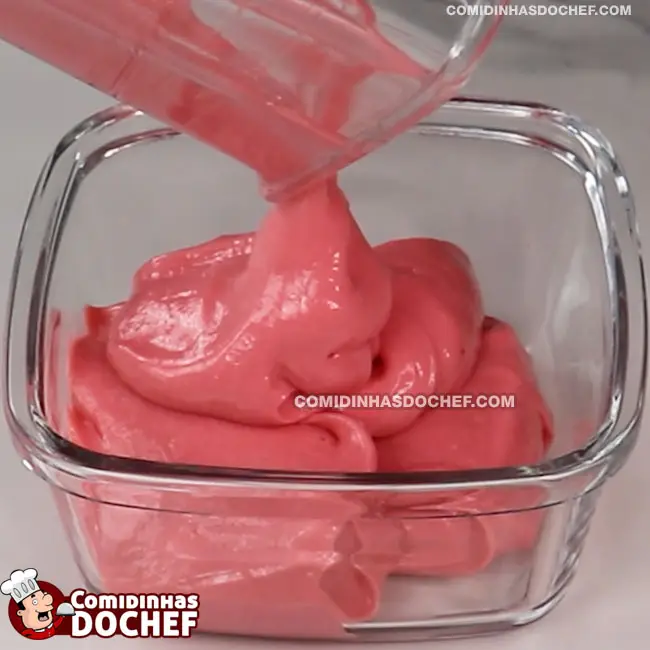 Sobremesa com Gelatina de Morango - Passo 3