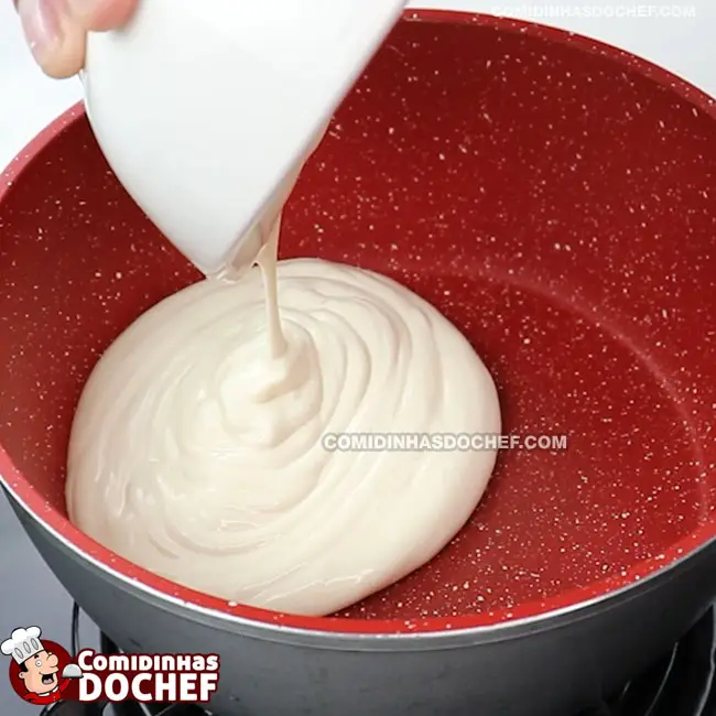Sobremesa com Gelatina de Morango - Passo 1