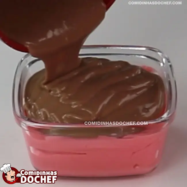 Sobremesa com Gelatina de Morango - Passo 2
