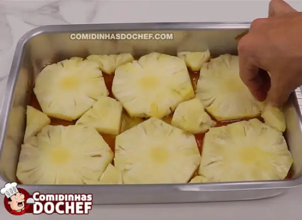 Bolo de Abacaxi Caramelizado Simples - Passo 5