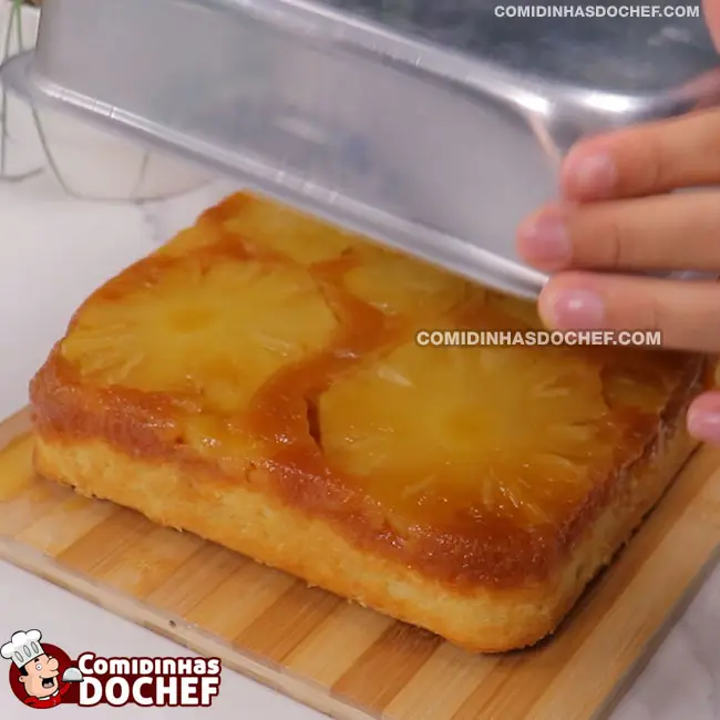 Bolo de Abacaxi Caramelizado Simples - Passo 5