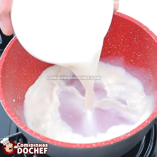 Bolo de Caneca de Chocolate Simples e Fácil - Passo 1