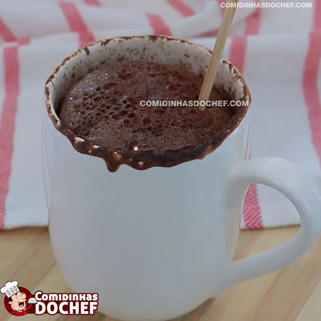 Bolo de Caneca de Chocolate de Micro-Ondas - Passo 4