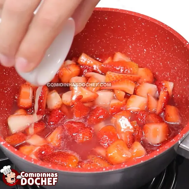 Geleia de Morango Fácil com Pedaços - Passo 4