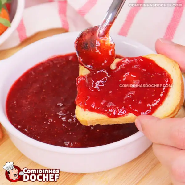 Geleia de Morango Fácil com Pedaços