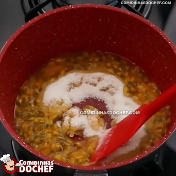 Mousse de Maracujá com Creme de Leite - Passo 1