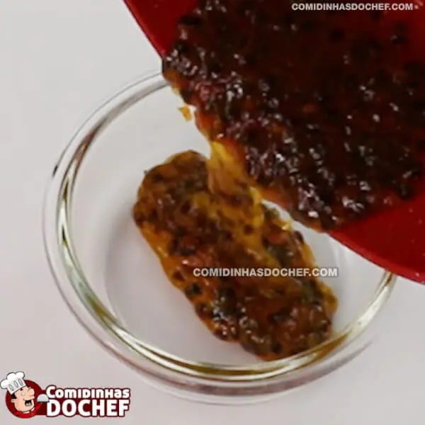 Mousse de Maracujá com Creme de Leite - Passo 3