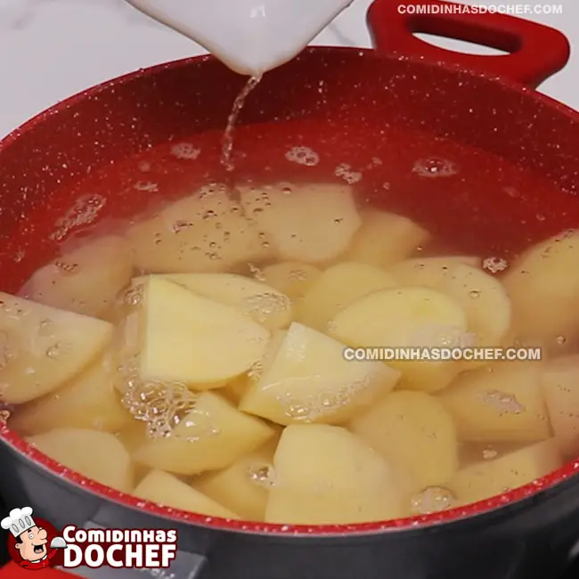 Purê de Batata Tradicional - Passo 1