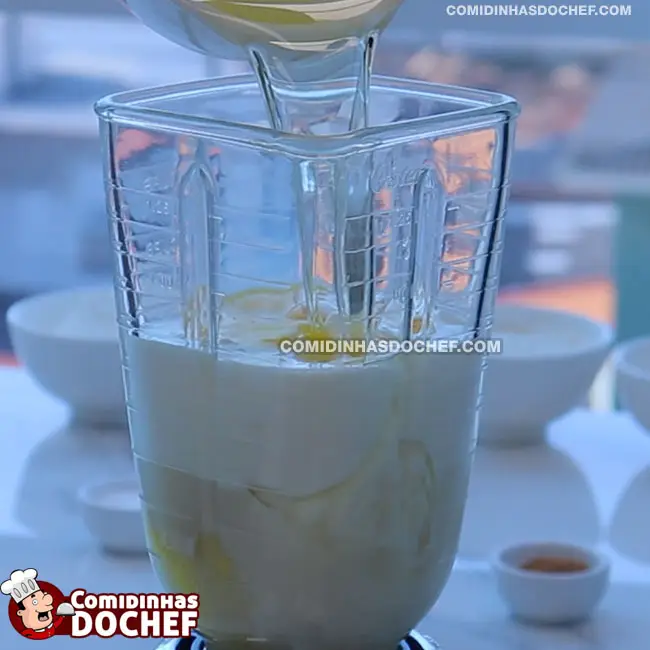 Bolo de Banana de Liquidificador Rápido - Passo 1